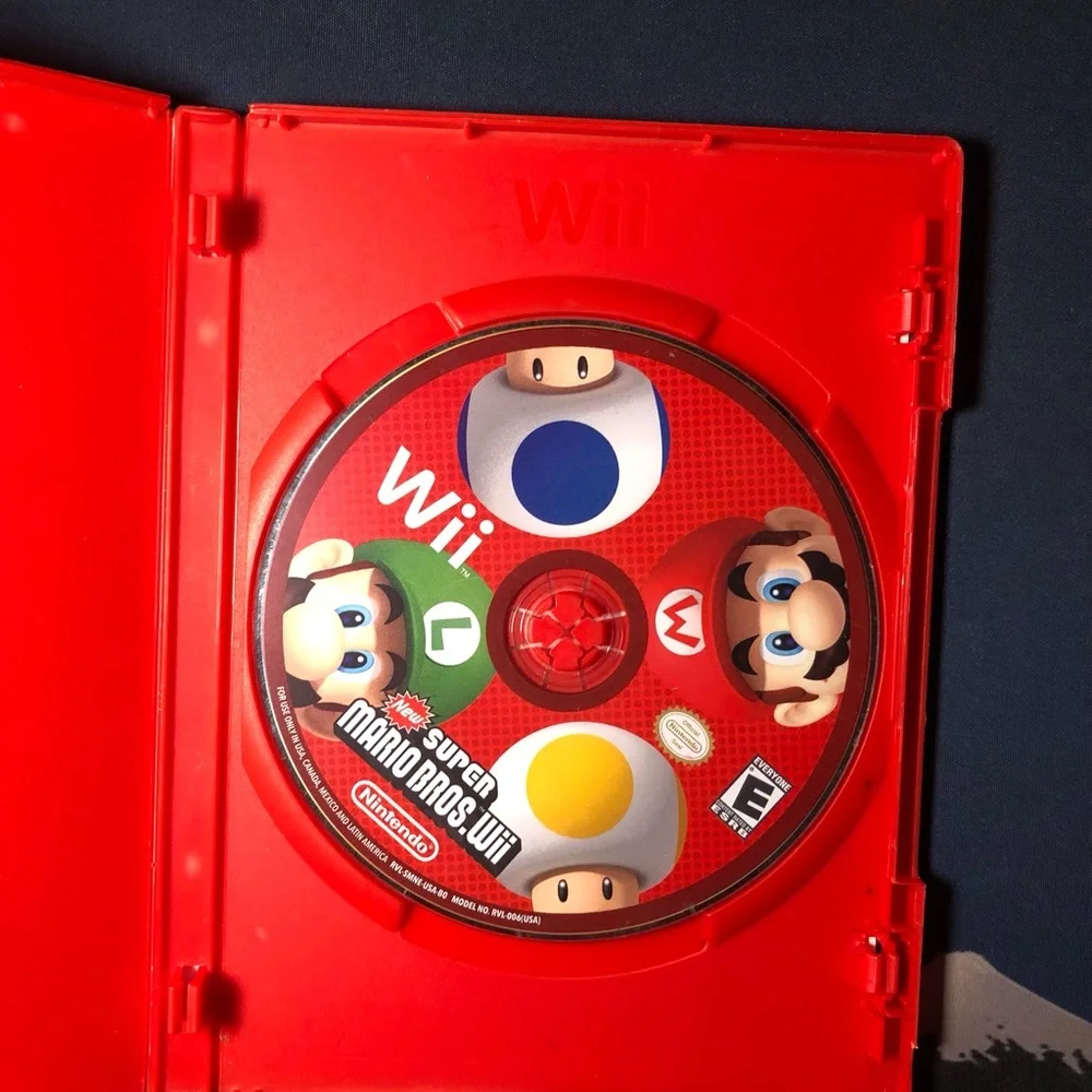 New Super Mario Broa WII game disc